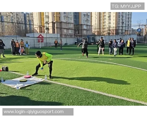 成都飞盘队在极限运动联赛中的默契配合与战术分析